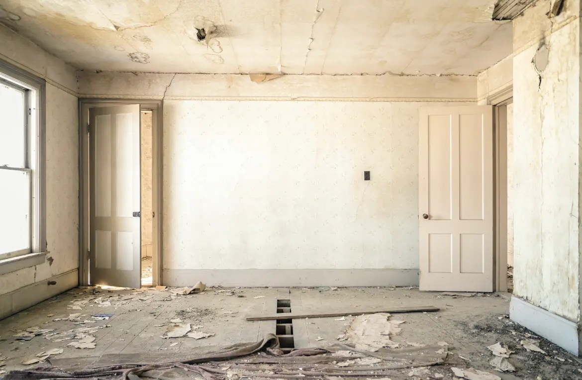 Waste disposal crew managing a cleanout project in Round Lake Park